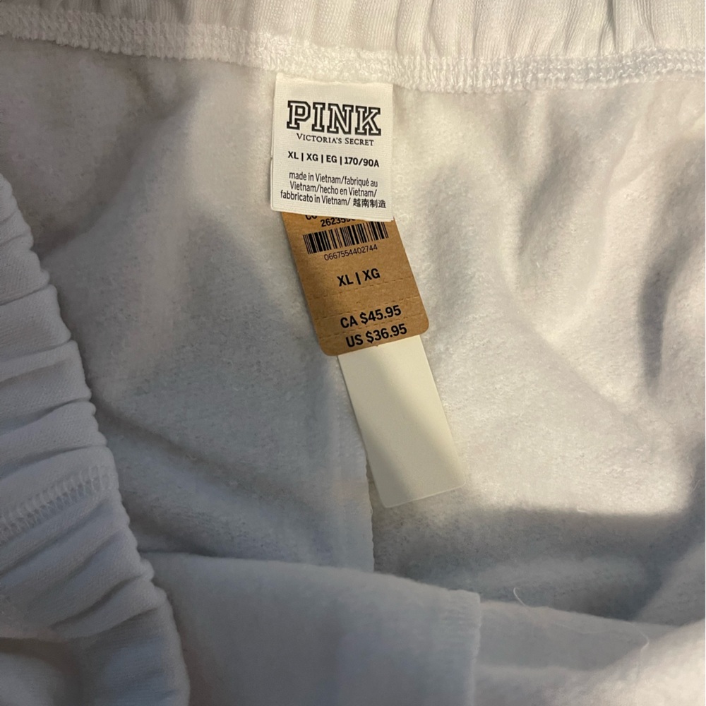 Shorts - Picture 3 of 3